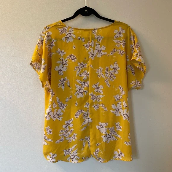 West Kei | Yellow Floral Blouse, Tie Front | Size Medium - Picture 10 of 10